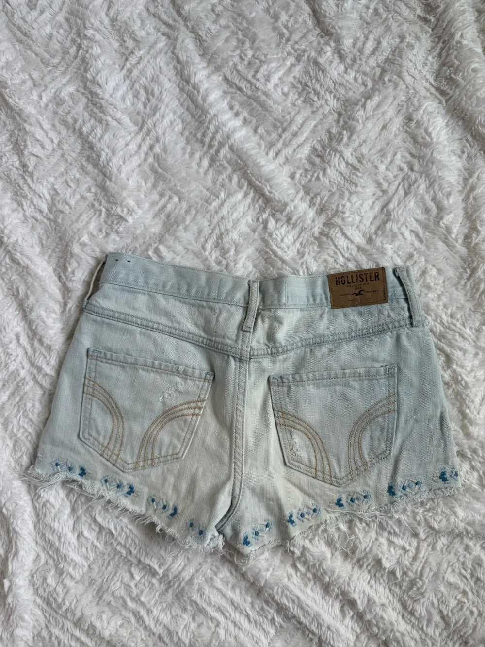Y2K 2000s vintage Hollister Elena Gilbert Bella Swan low rise denim shorts - Picture 7 of 7